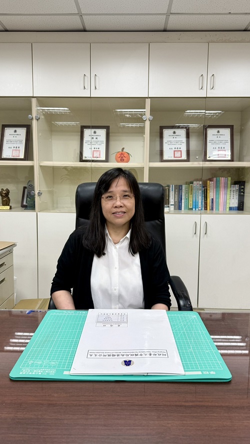 Chief / Nangang Office, National Taxation Bureau of Taipei, Ministry of Finance : Chen, Li-Ling
