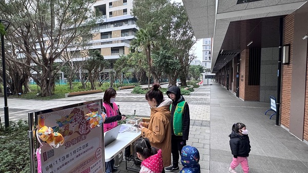 1130128 廣慈親子館設攤租稅宣導活動辦理檔案應用宣導相關照片2