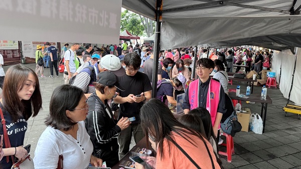 1130505 臺北市政府「2024臺北市傳統市場節」租稅宣導活動辦理檔案應用宣導相關照片1