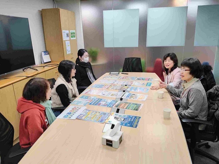 租稅宣導活動與民眾互動花絮照片，共3張