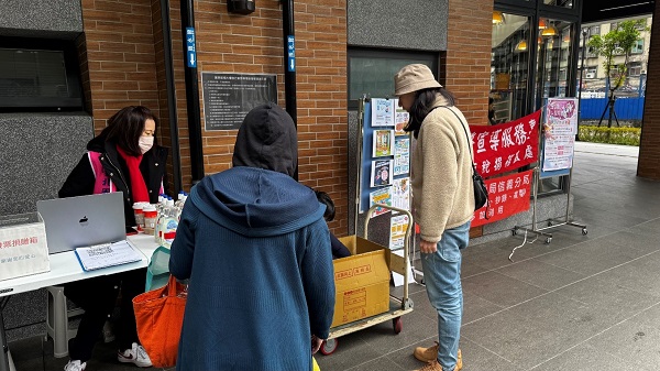 1140209 廣慈親子館設攤租稅宣導活動辦理檔案應用宣導照片1