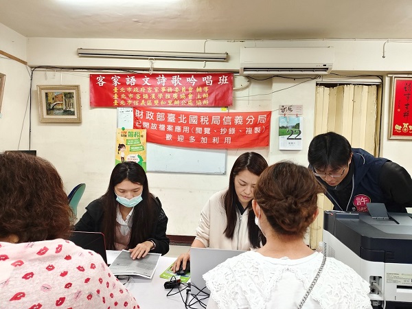 1130522 雙和里「報稅局外服務」辦理檔案應用宣導相關照片2