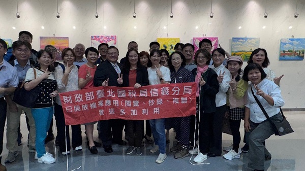 1131101 臺北市會計師公會「營利事業受控外國企業制度簡介及相關書表」及「營業稅法令修正及電子發票宣導事項」租稅講座辦理檔案應用宣導相關照片1